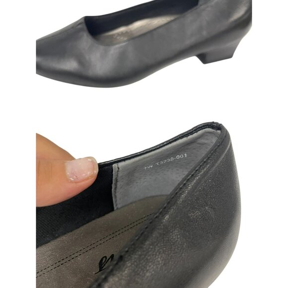 Trotters Doris Women's Solid Black Leather Slip On Round Toe Pumps Size 7W - Picture 5 of 7